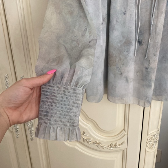 Beautiful blue wilfred blouse - Picture 2 of 3